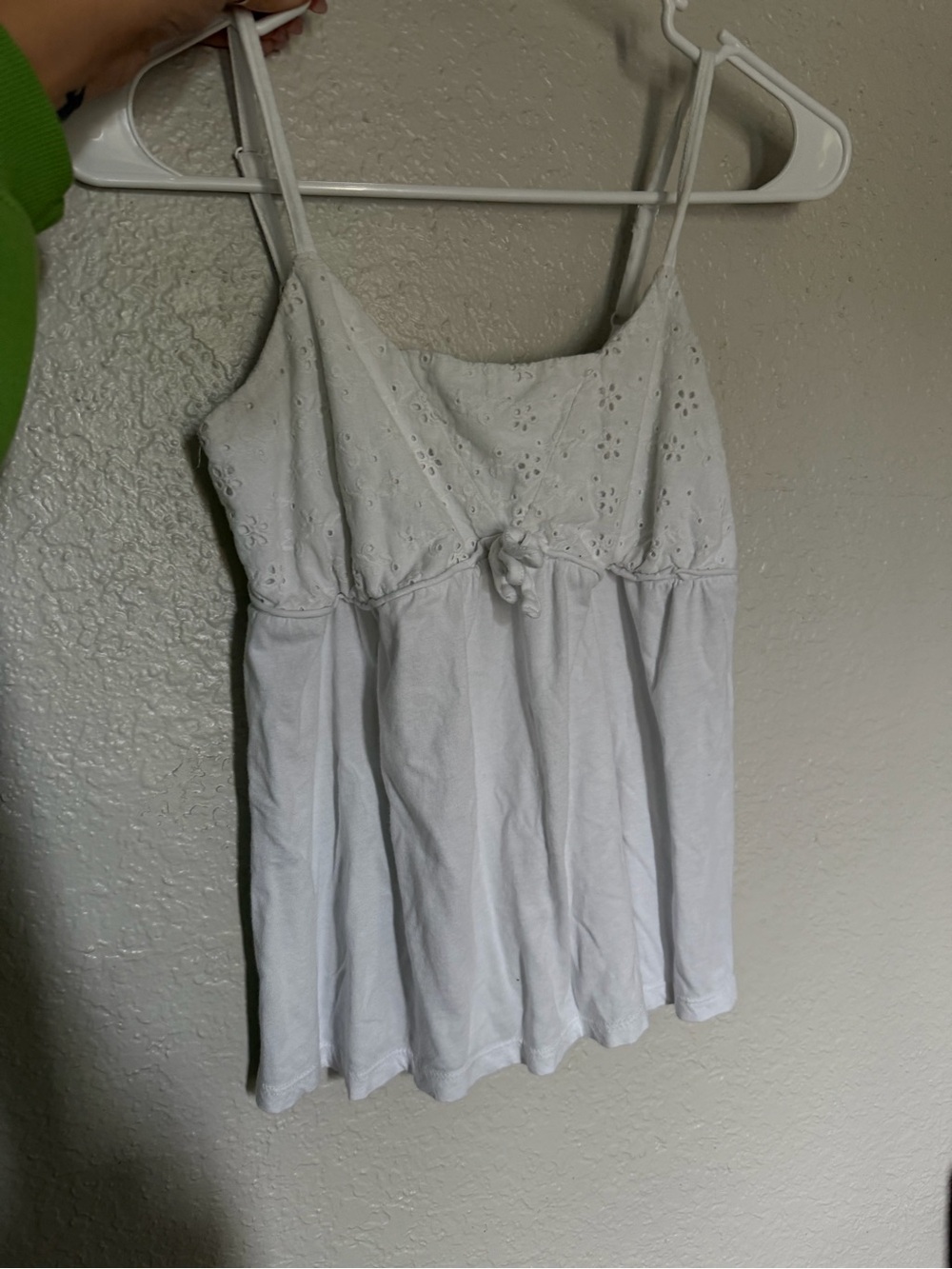 Girls White Eyelet Spaghetti Strap Camisole Top
girls size XL (14)